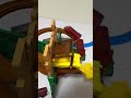 日本の電車おもちゃと、山からジャンプするトーマスおもちゃ