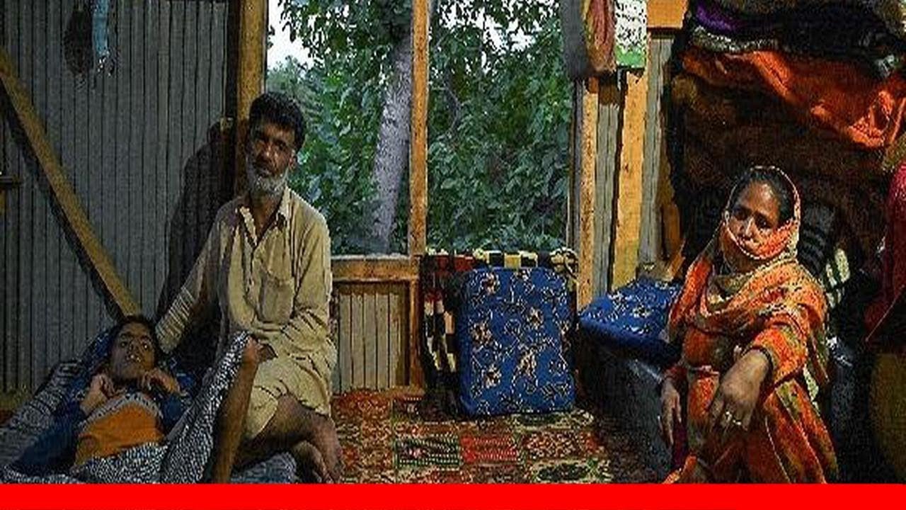 No Jobs, No Income: The Impact The Economic Crisis In Kashmir Has Had On Locals 😱