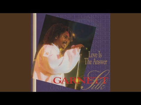 Putar A Man in Love - Garnett Silk