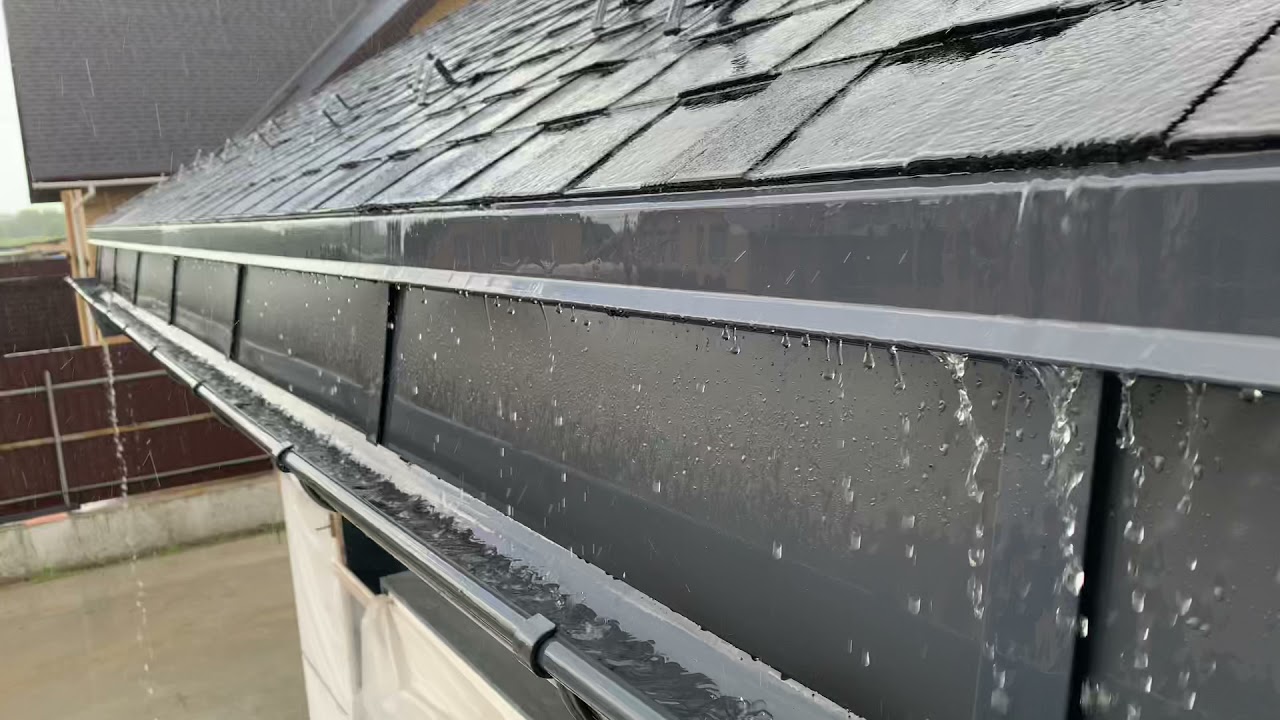 Вот и результат смонтированной декоративной планки желоба, для чего служит и как смотрится.