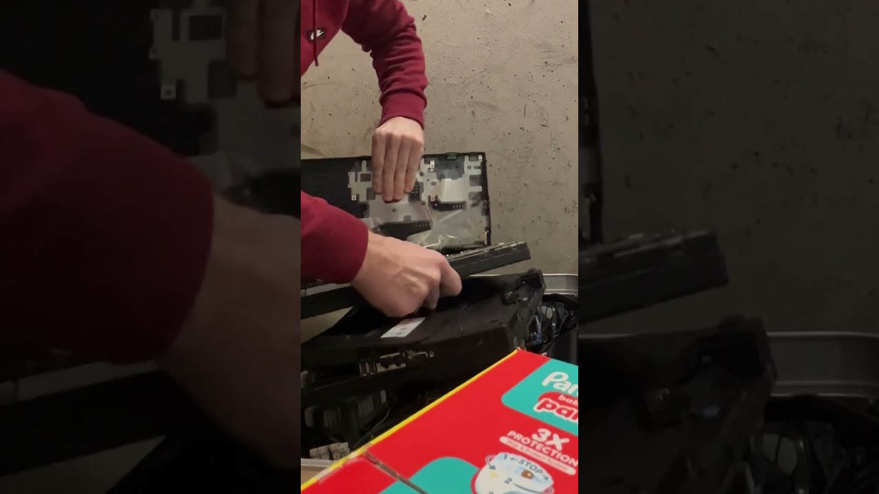 Разломал ноутбук ради раритетного Intel