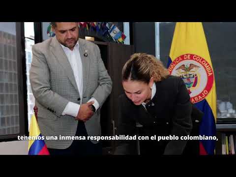 Minister Natalia López swore in Ricardo Torres as the new director of SENA.