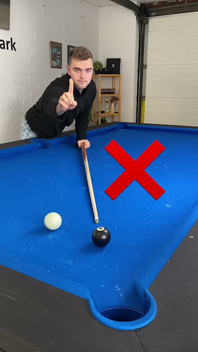 Pool lesson: how a beginner ❌ vs an expert would play this shot ✅ #billiards #billiard