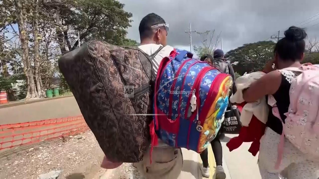 Costa Rica and Panama coordinate to move southbound migrants