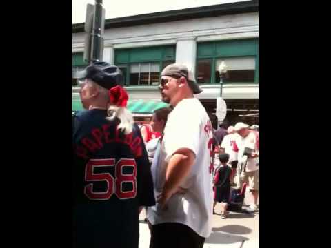 Видео: Кога yawkey продаде Red Sox?