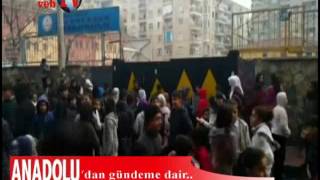 Diyarbakırda Karne Dağıtım Töreninde Patlama: 5 Öğrenci Yaralı