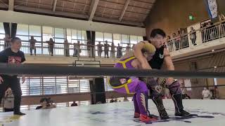 安謝に「アジャ」がやってきた　プロレスラー・アジャコングさん、那覇・安謝小学校で特別試合①