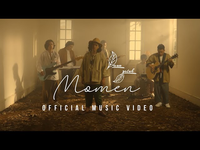 Daun Jatuh - Momen (Official Music Video) class=
