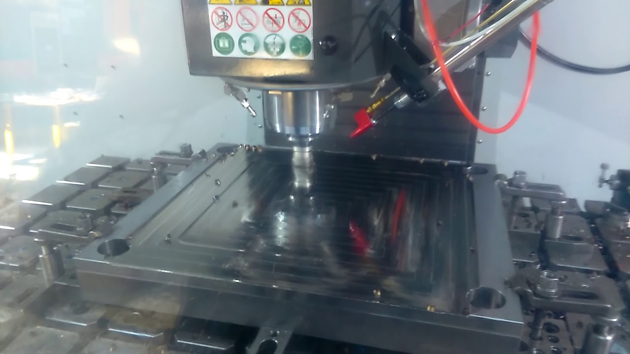 HAAS VM3 MOULD MILLING