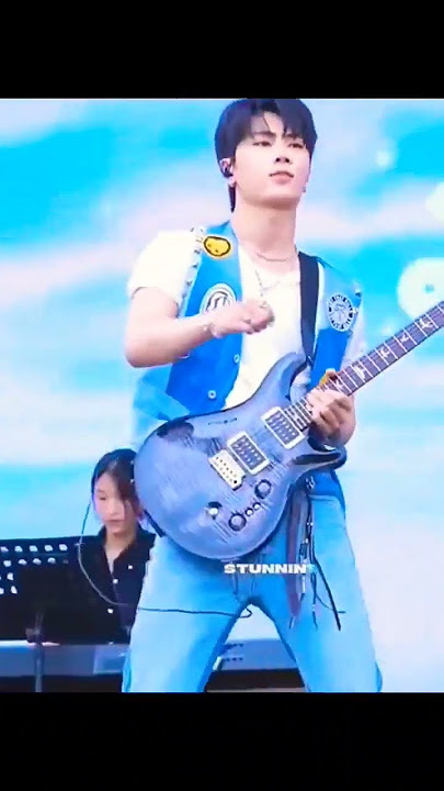 After that, want the version of SHOUT OUT with electric guitar from Jay 💔💔  #enhypen #jay