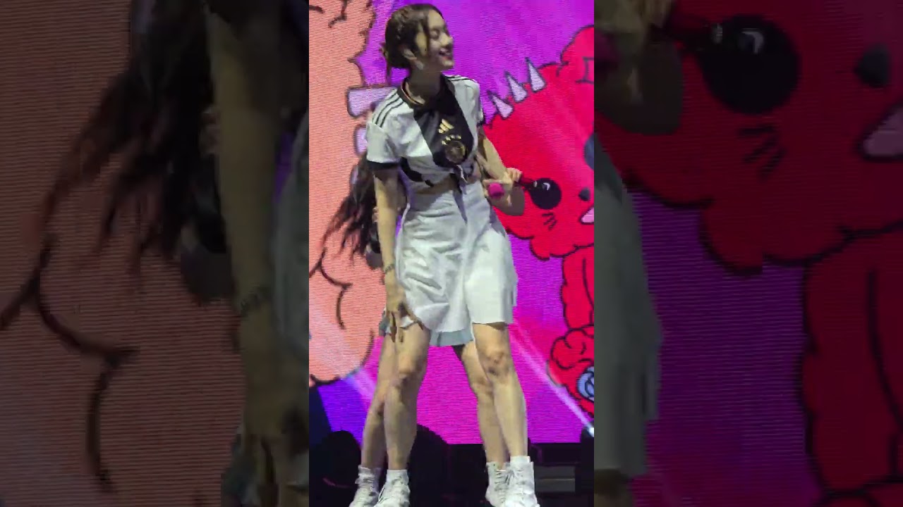 240308 스테이씨 아이사 STAYC ISA - Teddy Bear 직캠 FANCAM @ TEENFRESH BERLIN CONCERT 4K