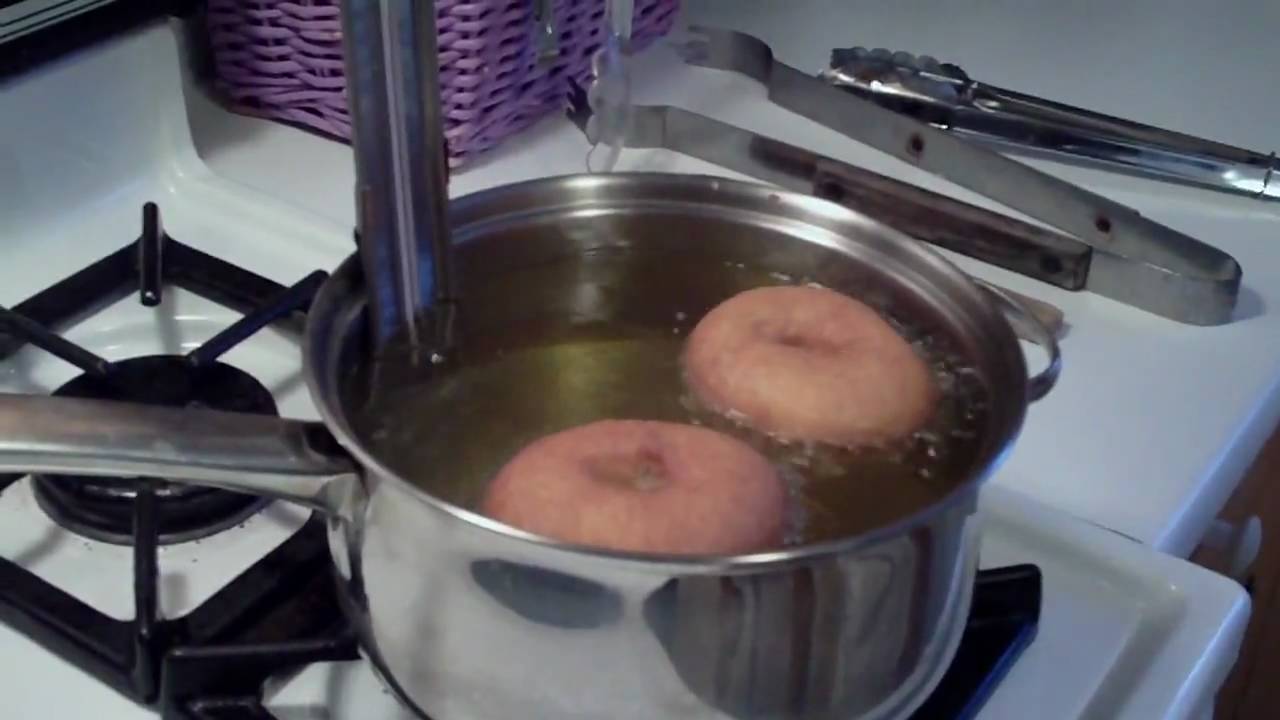 Удивительно простые и вкусные пончики из теста.