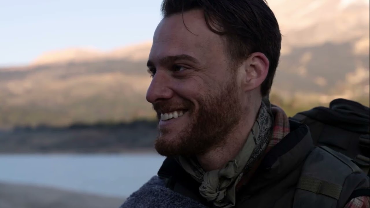 La noche más polémica: Hande Erçel baila, ríe y provoca rumores