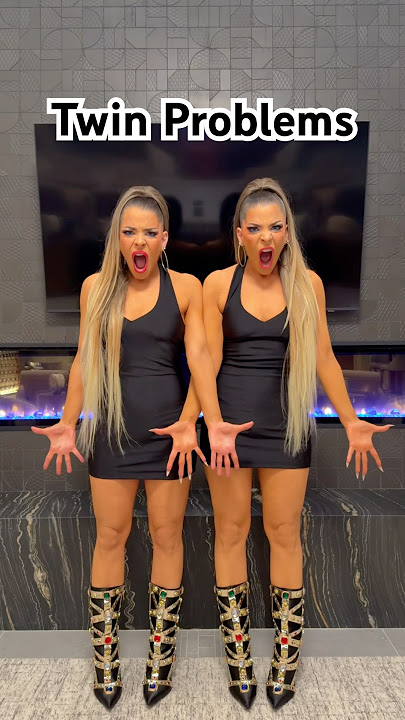 #twins in #shopakira #twinsisters #ootd