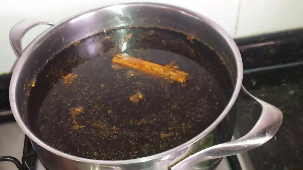 Kif tagħmel ġulep tal-ħarrub (Carob syrup)