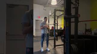 Squatting with chains. How to add accommodating resistance.