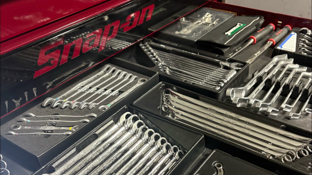 Обзор моего ящика для инструментов, а также трех верхних ящиков.