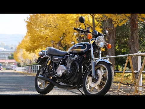 Classic Kawasaki KZ1000 in early winter.