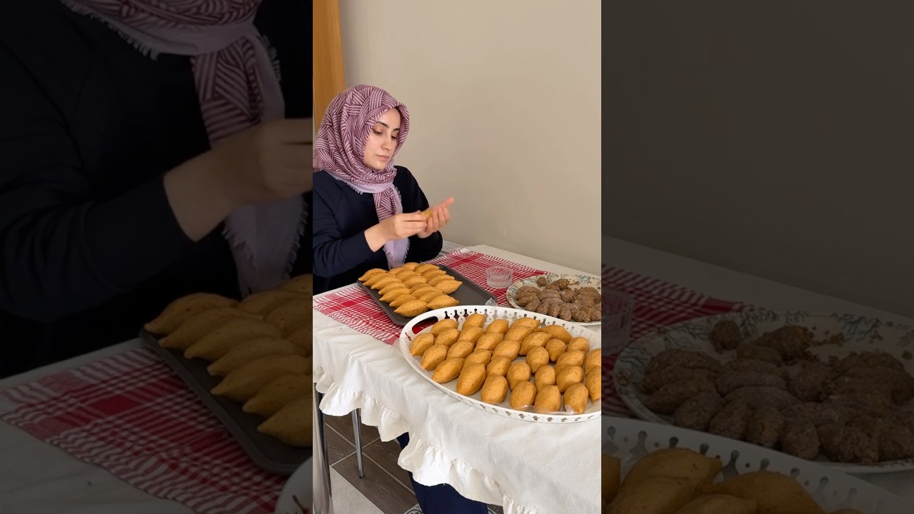 İçli köfte tarifim video olarak paylaştım. Tüm püf noktalarıyla herkes içli köfte yapabilir #yemek İçli köfte tarifim video olarak paylaştım. Tüm püf noktalarıyla herkes içli köfte yapabilir #yemek