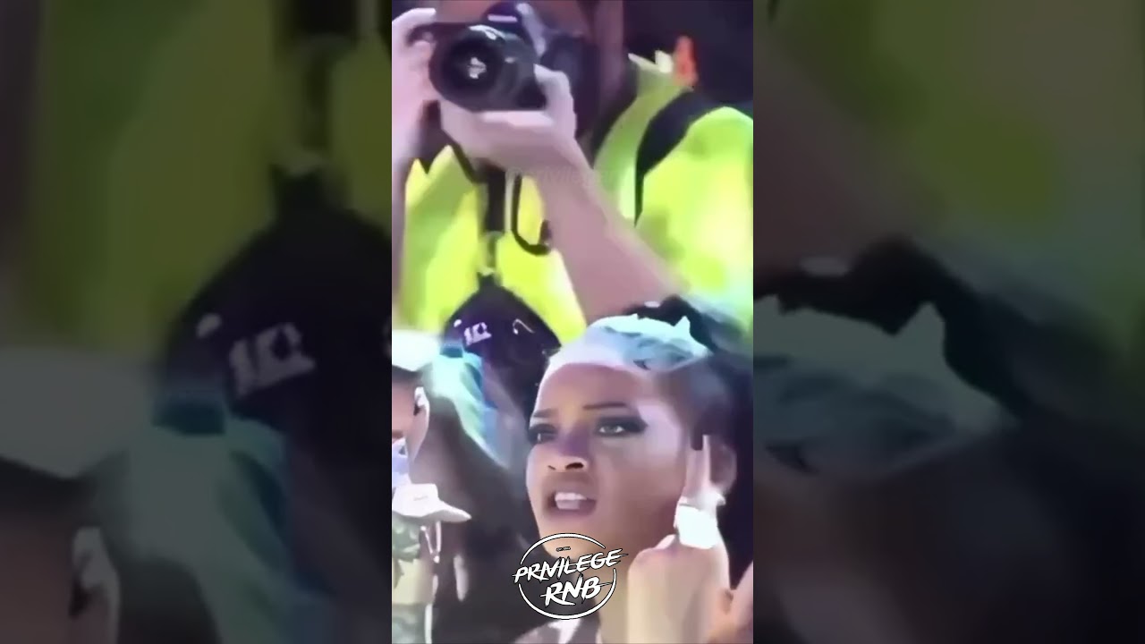 Rihanna complimenting her model friend this way is just funny 😂 | #shorts #rihanna adlı videoyu YouTube'da izle Rihanna complimenting her model friend this way is just funny 😂 | #shorts #rihanna adlı videoyu YouTube'da izle