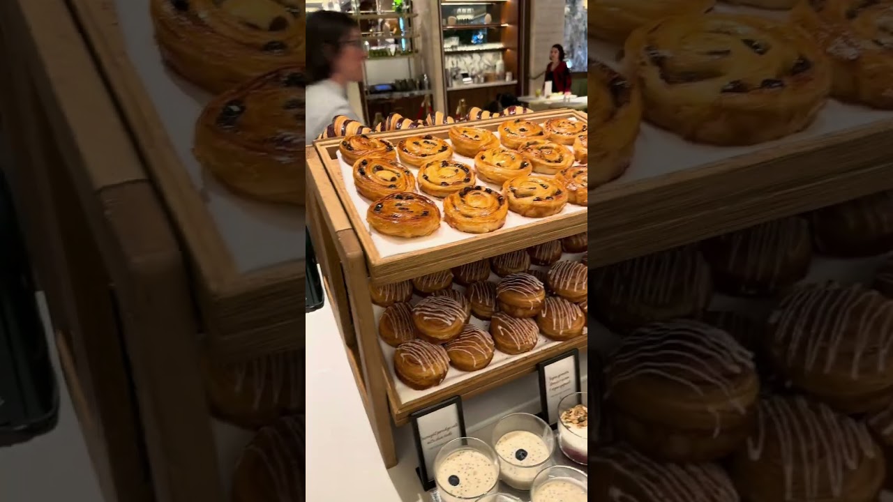 POV: You stay at a 5* Hotel in LONDON 😮🤯 