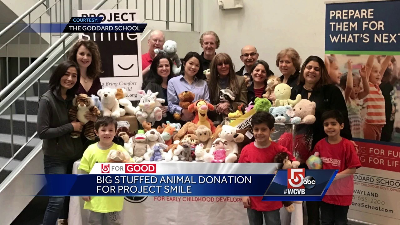 5 For Good Students donate stuffed animals for kids in traumatic
