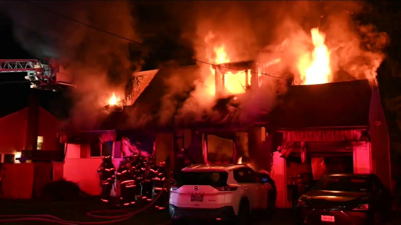 2 brothers killed, parents injured in West Islip house fire