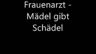 Frauenarzt Mädel gibt Schädel