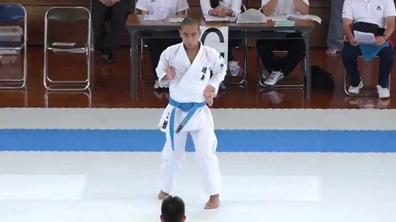 空手道 拳龍同志会）平成26年中頭地区中体連 空手個人形 平良 仁VS