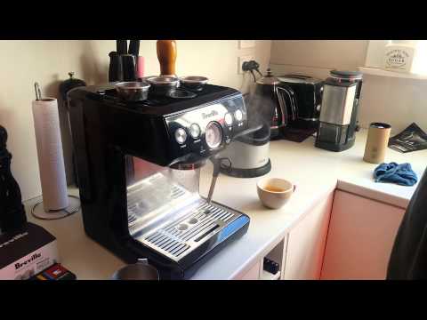 breville-bes840-espresso-machine-working