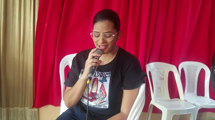 la salmista Ruth pantaleon cantando al seor llevar...