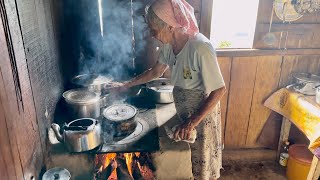 Dona Vicentina Nunca conheceu o luxo #  Mas vive na riqueza da simplicidade no alto da montanha…