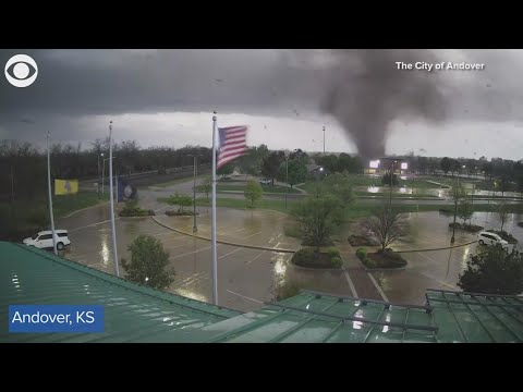 Videos von verheerenden US-Tornados: Windgeschwindigkeiten von bis zu 220 km/h | DER SPIEGEL