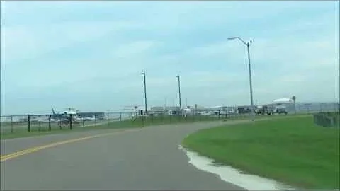 What famous people live on Davis Island Tampa?