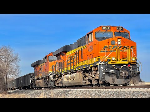 BNSF 4294 Leads H-DENAMS1-18A through Colorado Springs with D9 DPU!