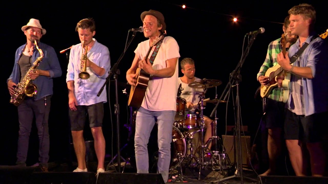 Isak Strand vs. TOE - Savin All My Love LIVE @ Blue Bay Curaçao 2015