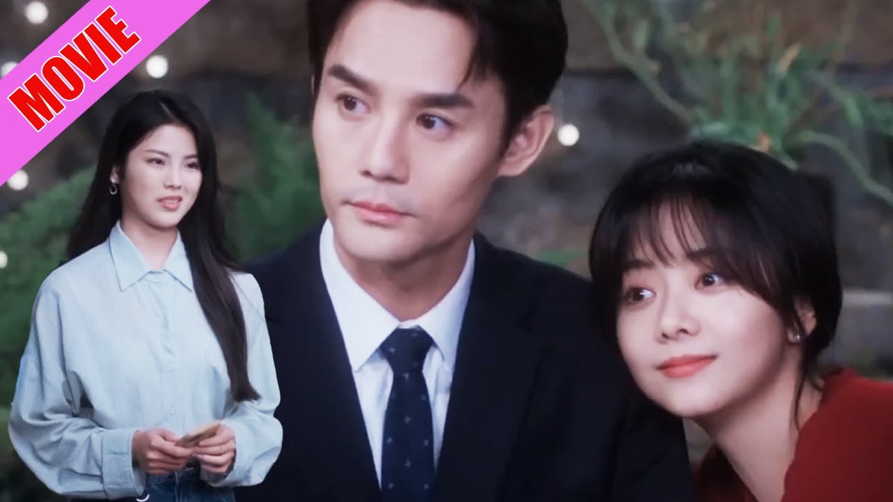 Stoic Captain Hit on by Beauty, Cheeky GF Grabs His Arm: ‘He’s Under My Command!’ 💥😉