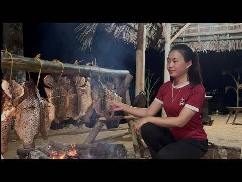 The Female Secretary Left The City And Returned To Her Hometown Go Fishing And Make Her Own Food