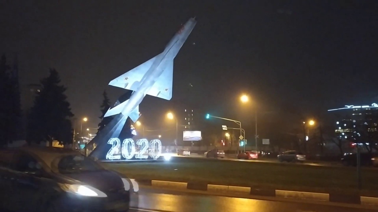 жуковский елка на площади. дк жуковский сцена. жуковский елка на площади. 2022. елка в жуковском 2021.