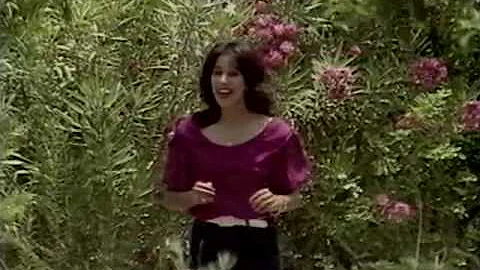 Yesh Li Gan - Ofra Haza
