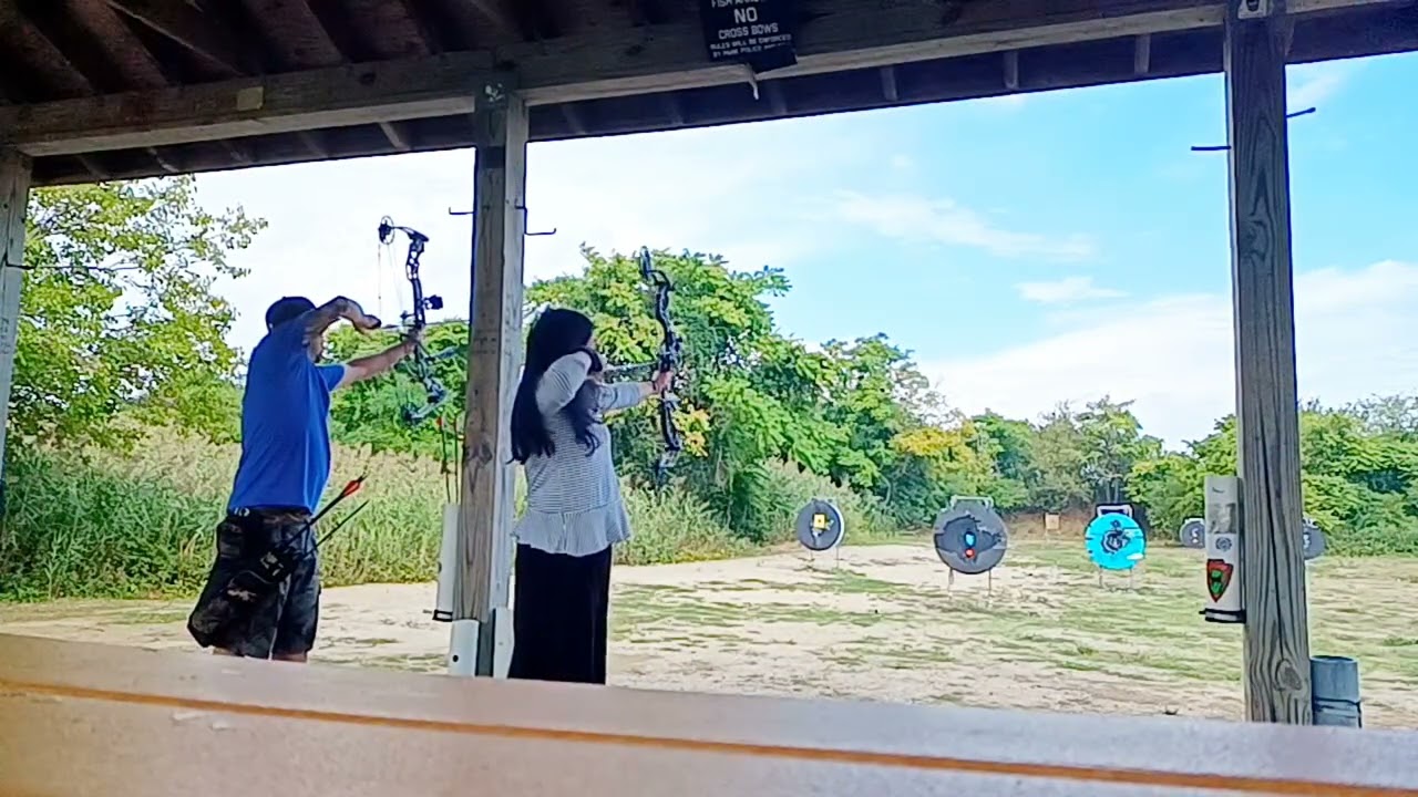 Floyd Archery Field Range Brooklyn, NY I Range day with wifey