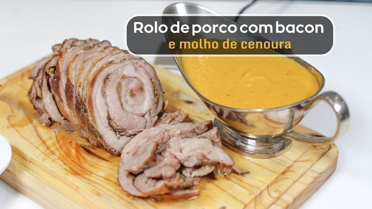 Rolo de Porco com Bacon e Molho de Cenoura