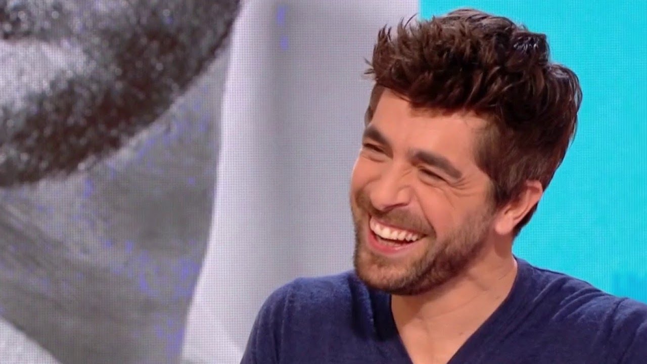 Agustín Galiana, le chanteur espagnol adopté par la France  YouTube
