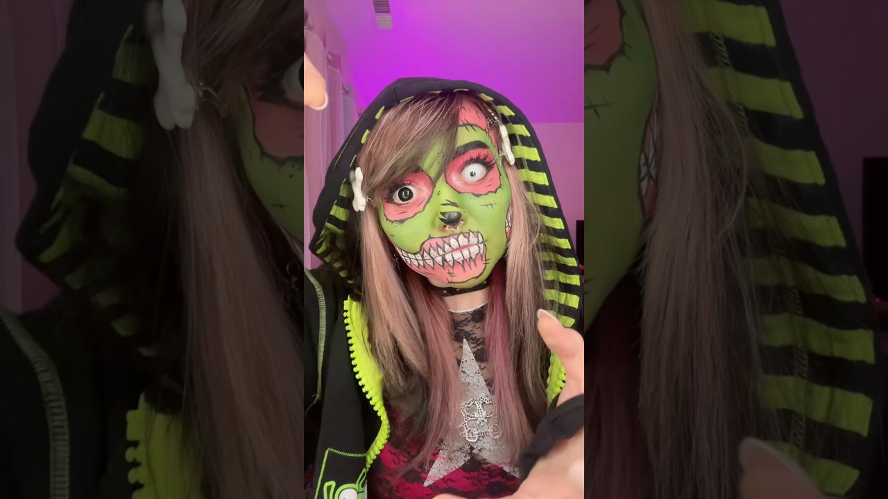 Happy Halloween! 🧟💚🪦 #cosplay #cosplaygirl #halloween #makeuplook #scenegirl #animegirl #altgirl
