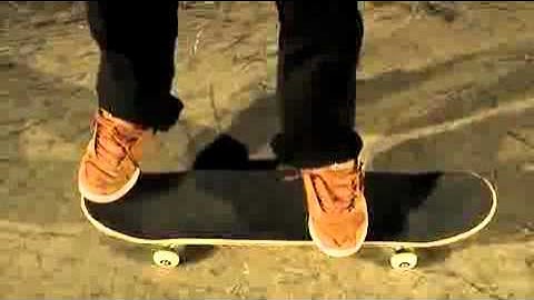 PJ Ladd Flatground Fundamentals: Heelflip