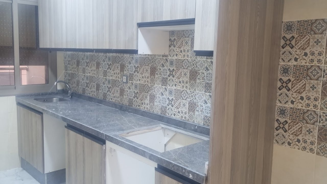 شقة للبيع بمرتيل أرضية بمساحة خمسة وسبعون متر والثمن هواربعة خمسون مليون رياض صوفيا