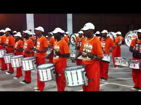 famu-vs-bcu-parking-lot-drumline-battle