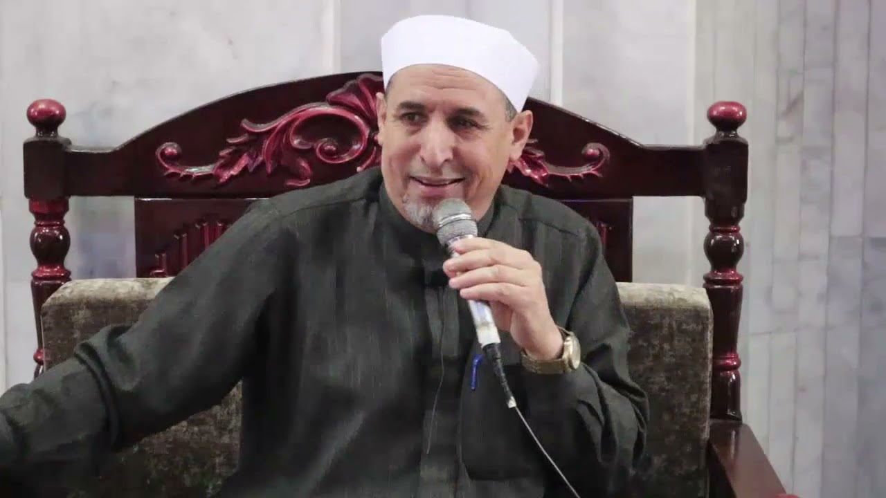 ( وَعَاشِرُوهُنَّ بِالْمَعْرُوفِ )