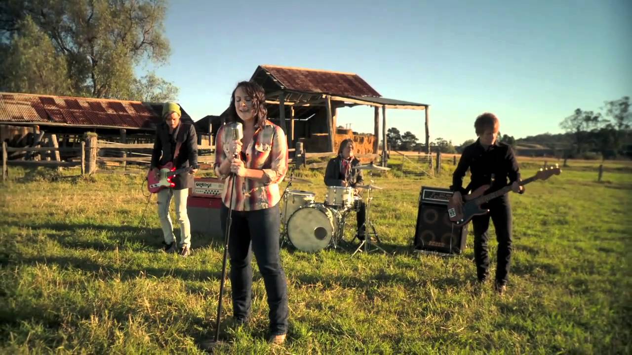 Bec Lavelle - Breakthrough Away