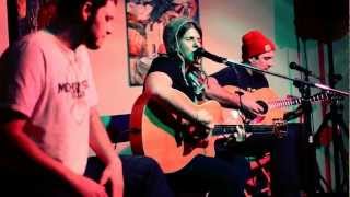 Daphne Willis - "Live To Try" (Live & Acoustic at The GrapeVine)
